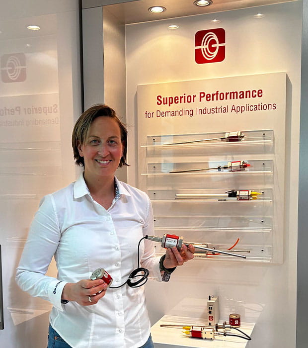 Produktansvarlig Therese på besøk hos Temposonic